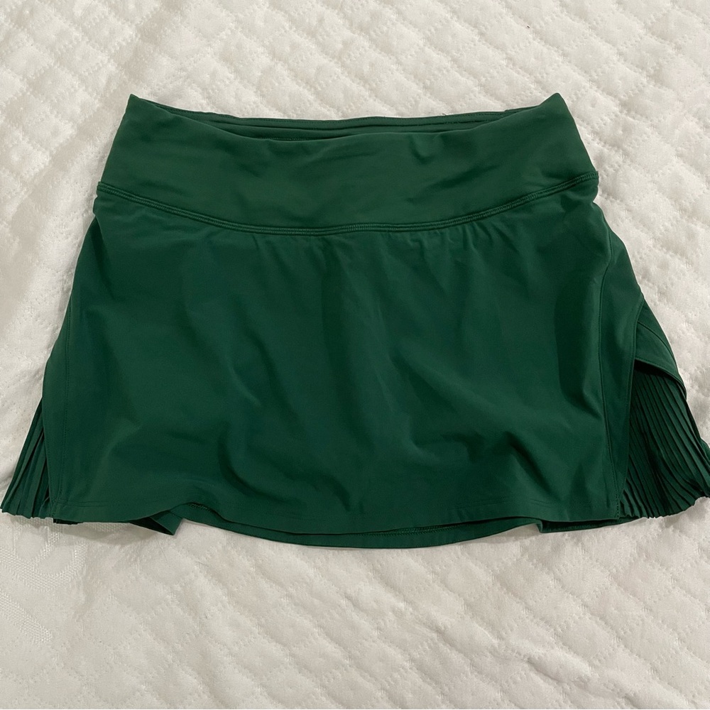 Lululemon skirt size 4 green